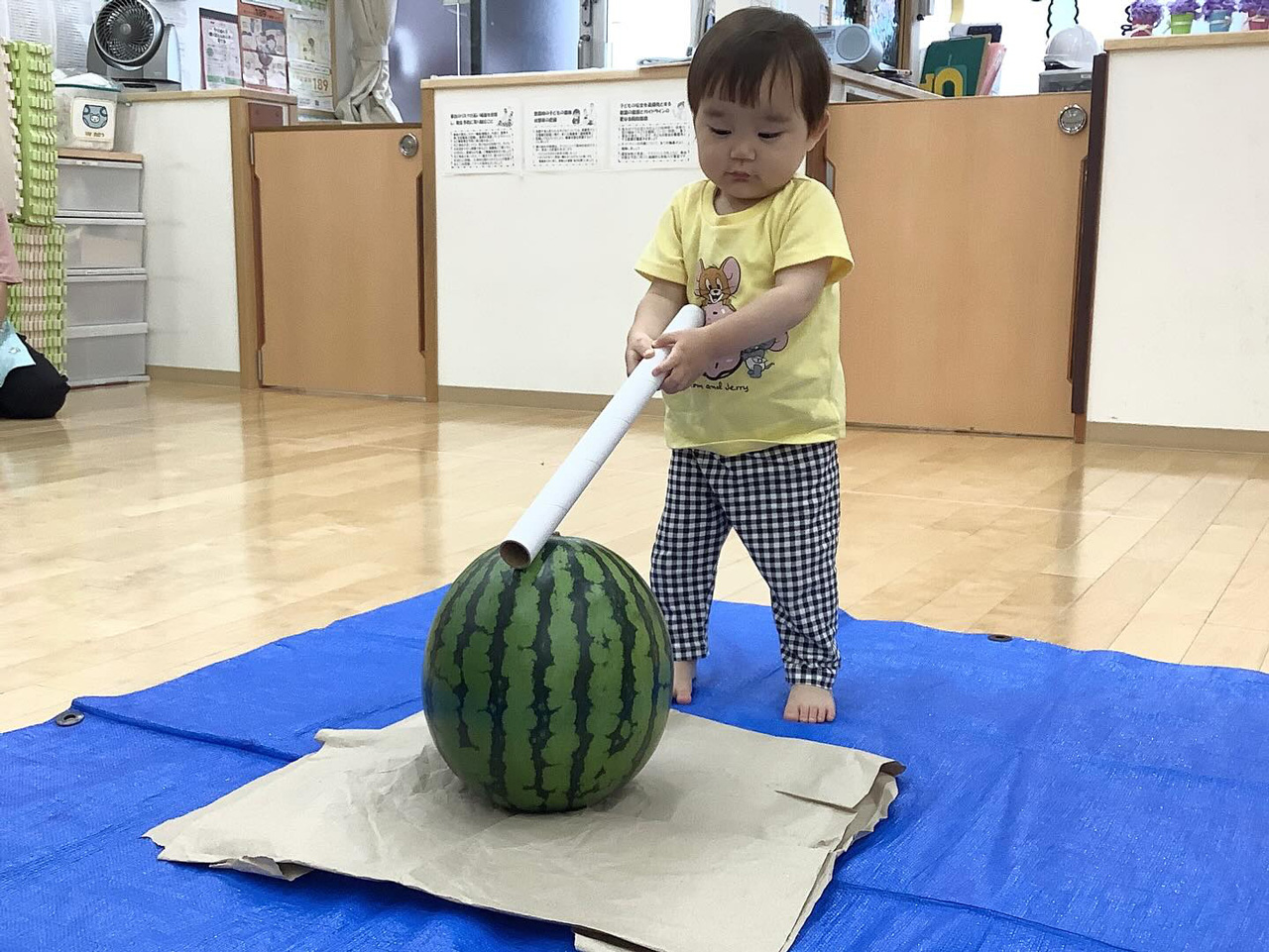 あいみー梶ヶ谷保育園 スイカ割り