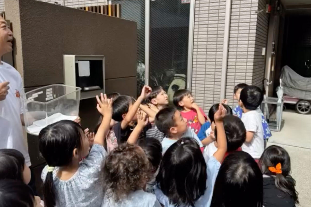 あいみー平間保育園 蝶々の旅立ち