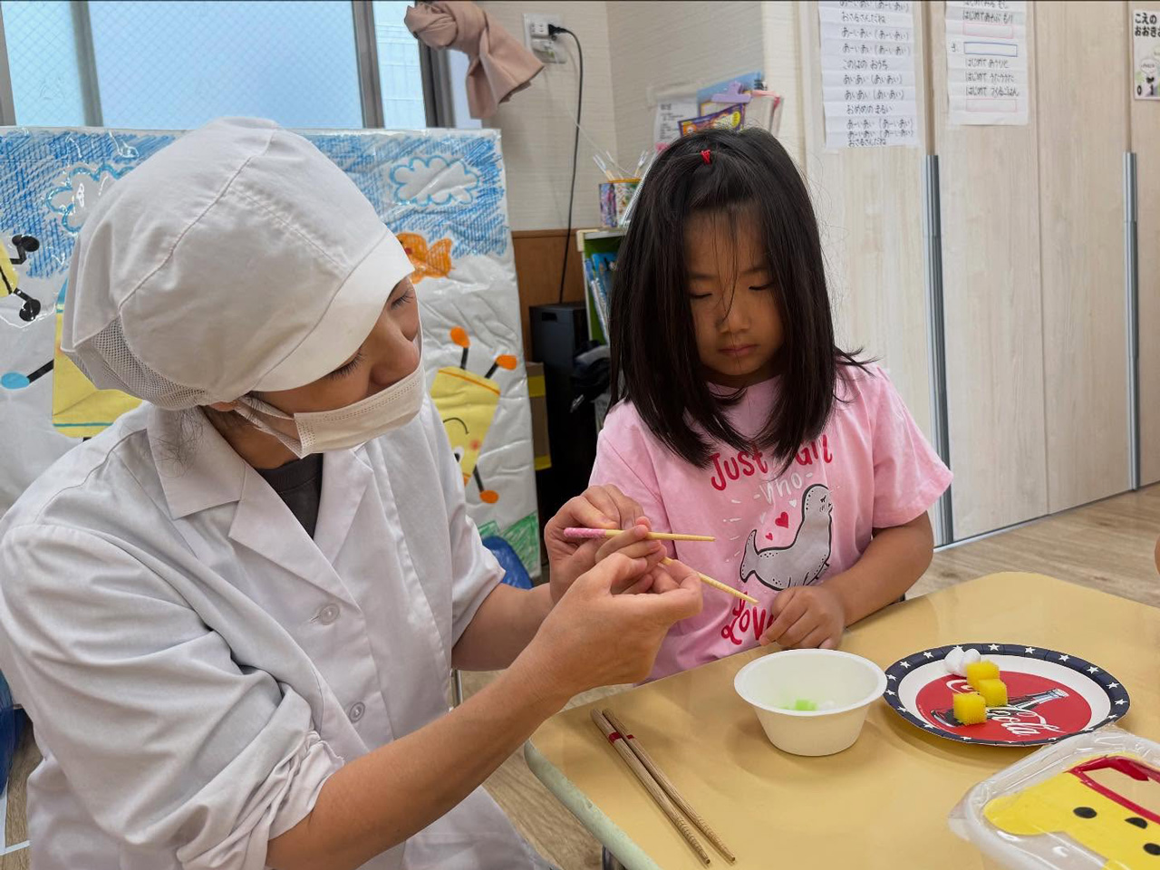 あいみー溝口保育園 4・5歳児クラス 『お箸の指導』