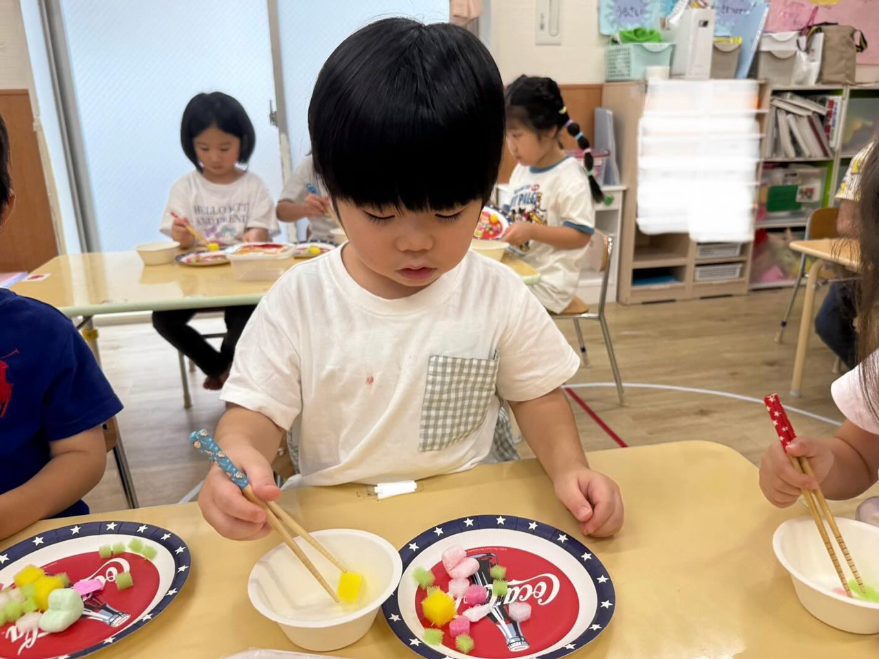 あいみー溝口保育園 4・5歳児クラス 『お箸の指導』