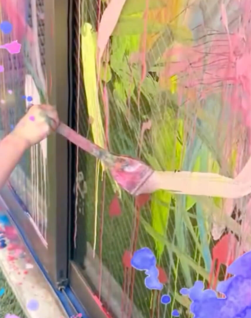 あいみー平間保育園 窓にお絵描き