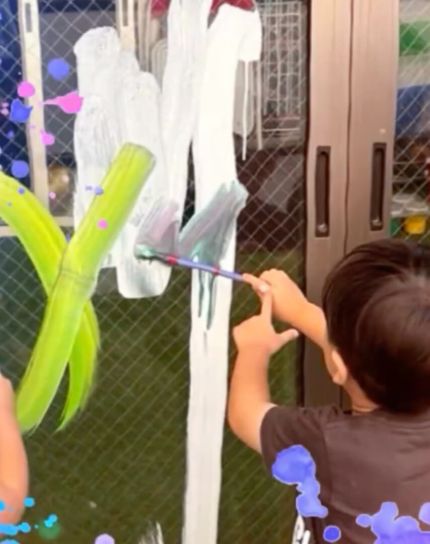 あいみー平間保育園 窓にお絵描き