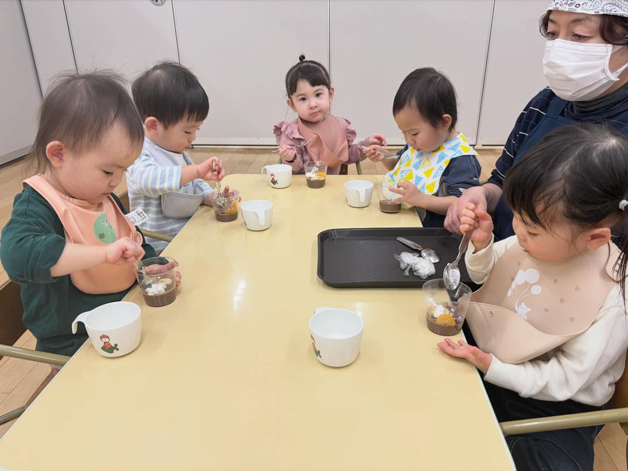 あいみー梶ヶ谷保育園 食育~パフェ作り~