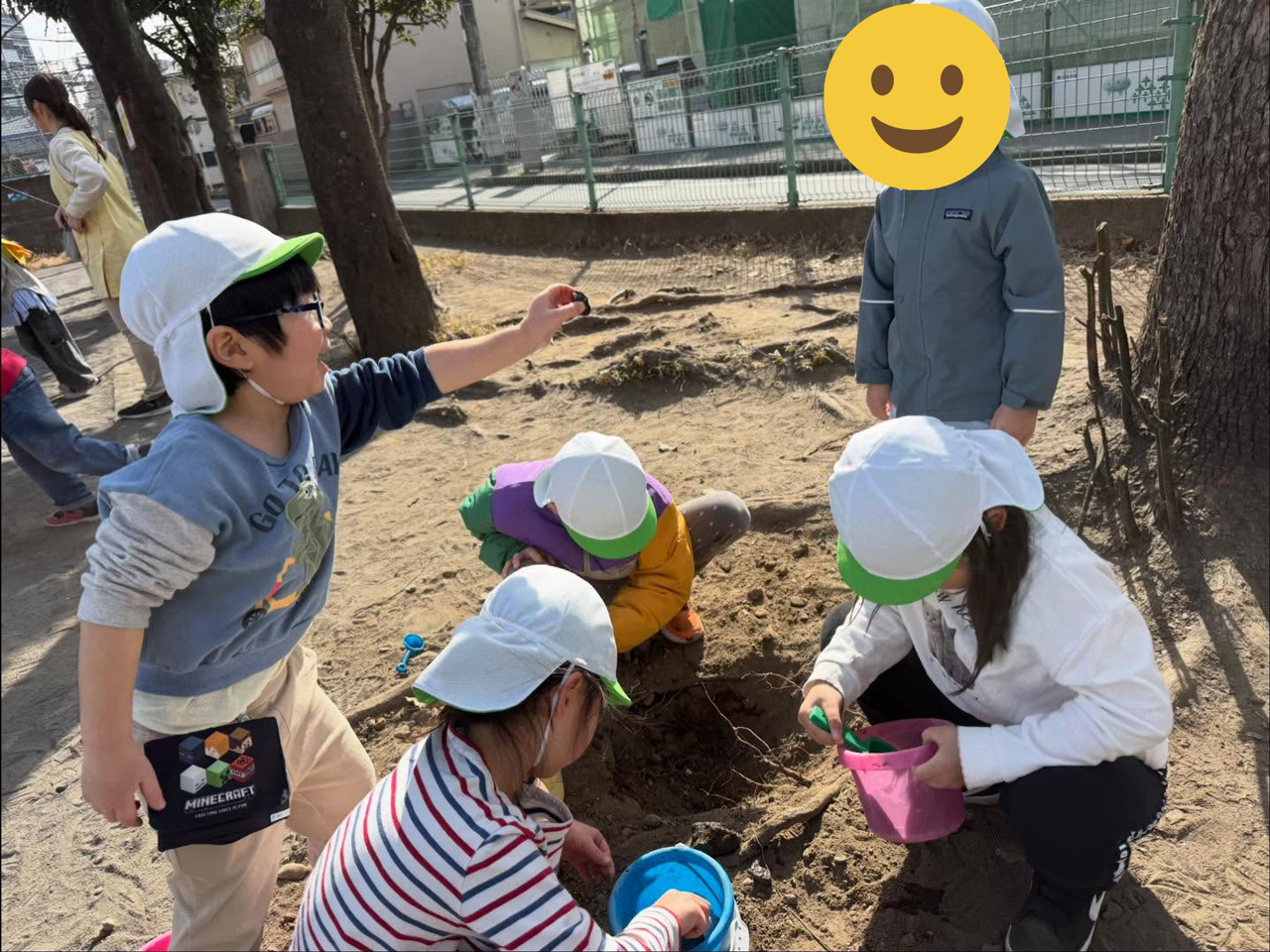 あいみー溝口保育園 「石で遊ぼう」4・5歳児クラス