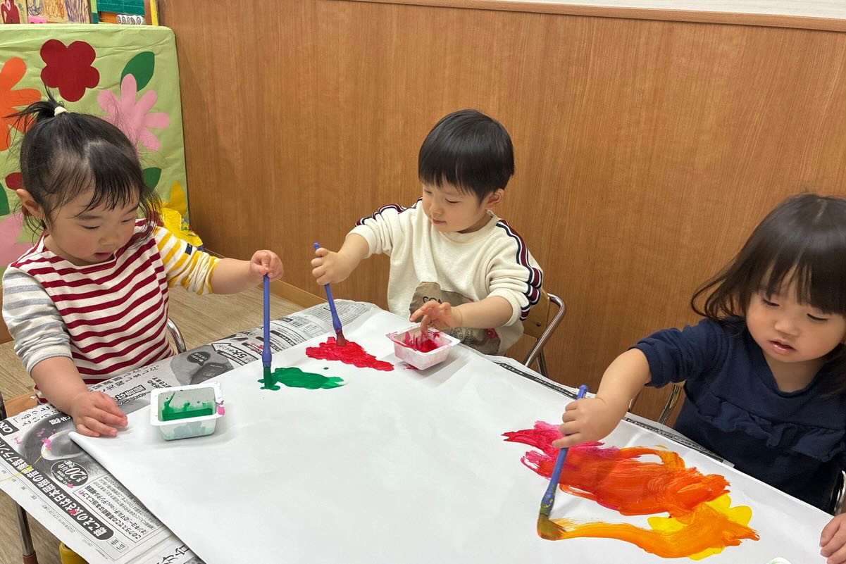 あいみー溝口保育園 【1歳児】お絵描き大好き
