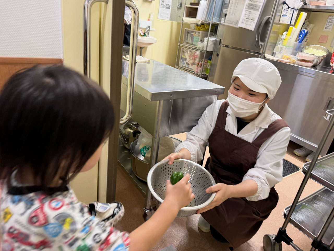 あいみー溝口保育園 4歳児クラス『ピーマンの収穫』