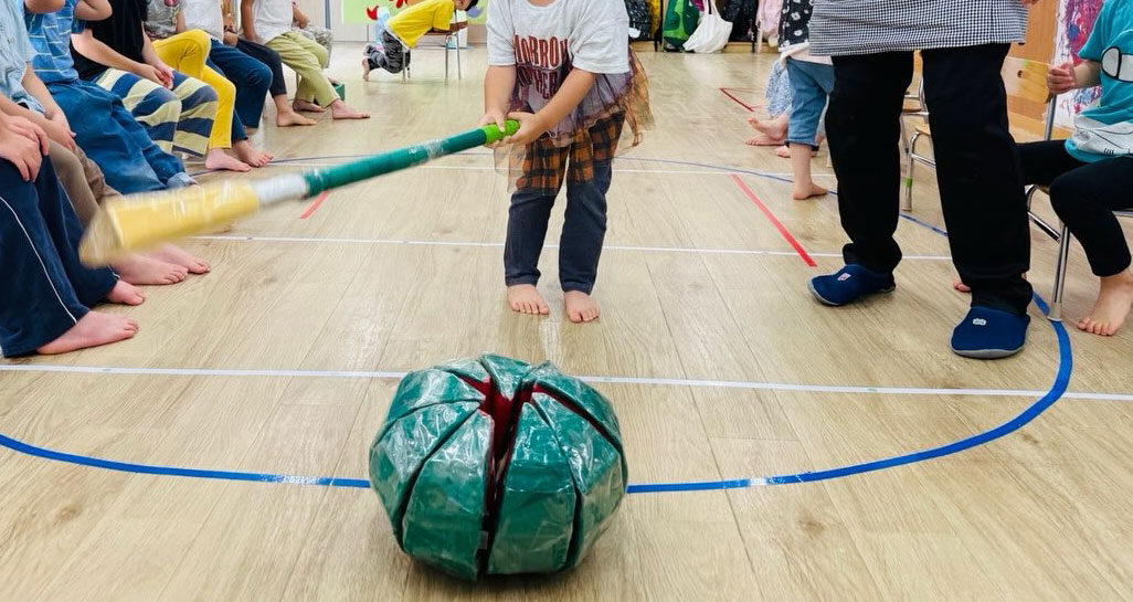 あいみー溝口保育園 3歳児 スイカ割り