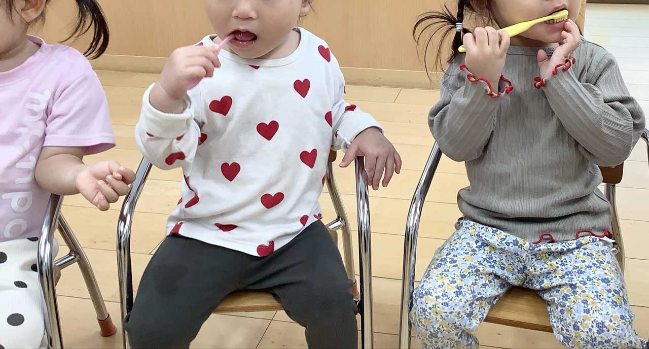 BabyインターナショナルあいみーBelle新梶ヶ谷保育園 はみがき指導