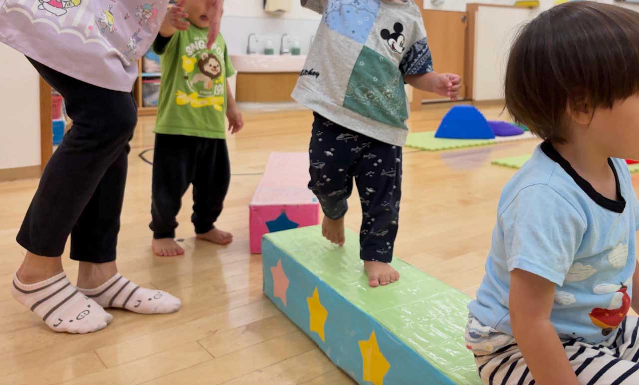 あいみー梶ヶ谷保育園 雨の日だって、元気いっぱい！