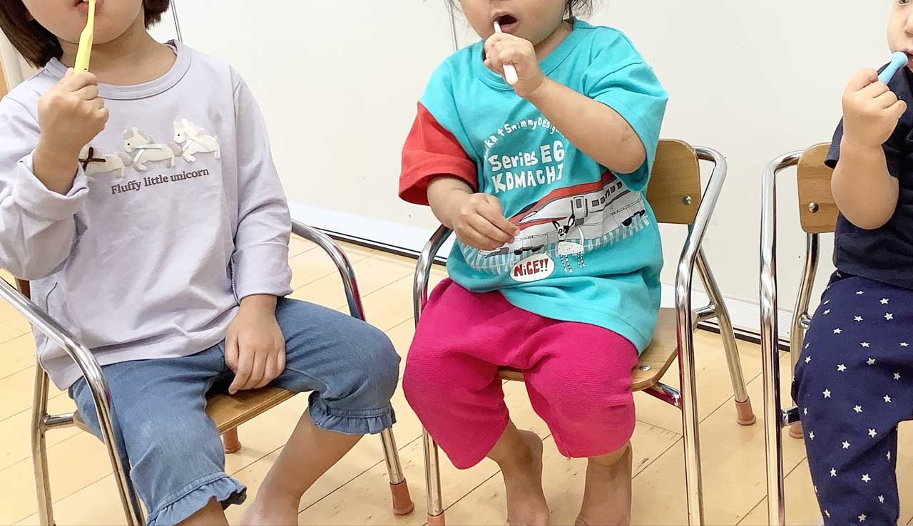 BabyインターナショナルあいみーBelle新梶ヶ谷保育園 はみがき指導